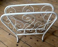 Vintage Retro Wire Metal Magazine/Newspaper Rack. White.
