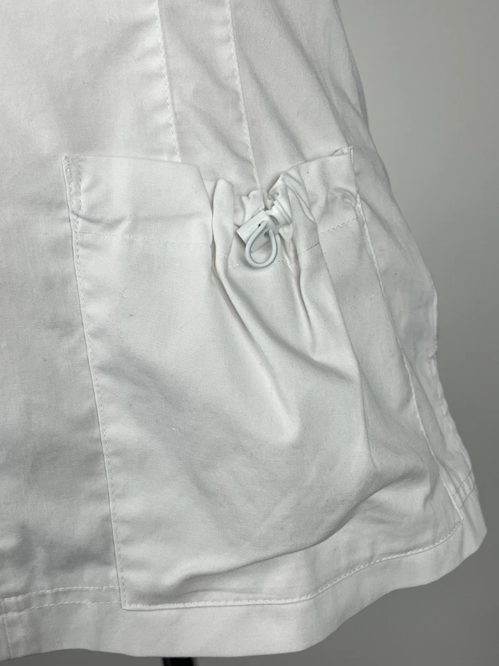 Blusa Médica KOI Elástica S/S 'Mackenzie' Algodón Elástico Cuello en V - S, Blanca Foto 4 de 4