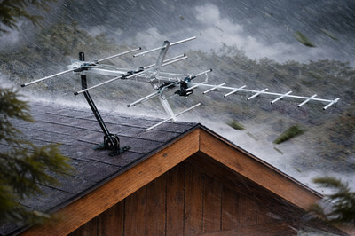 Yagi Outdoor HD TV Antenna up to 200 Mile Range, Attic or Roof Mount TV Antenna