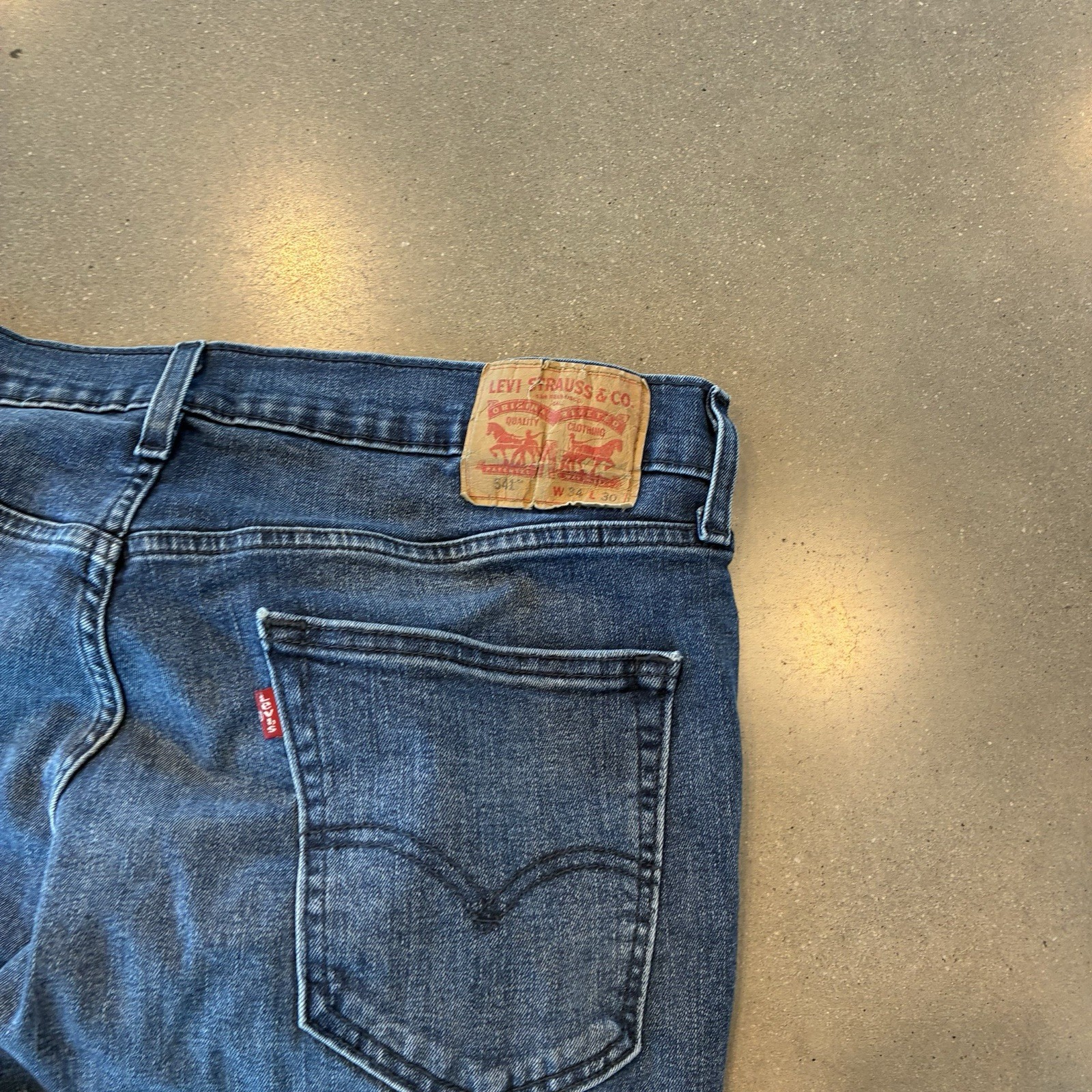 Levi’s 541 Athletic Taper Jeans Men’s 34x30 Light Wash Denim Stretch Classic Fit