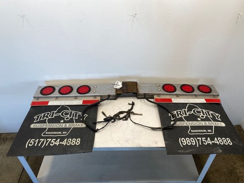 1997 Mud Flap Hanger for International 9400 (727-10336)