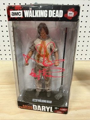 McFarlane The Walking Dead Savior Prisoner Daryl Dixon Figure #38 Signed Beckett