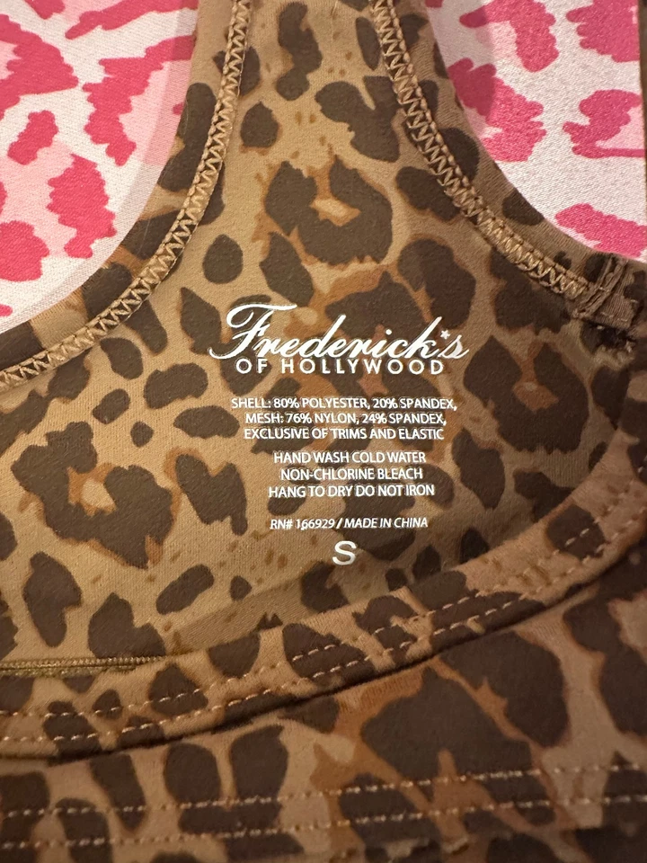 Sujetador deportivo activo pequeño con estampado de leopardo Frederick’s of Hollywood Foto 4 de 4