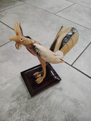 ART Vintage 8   Rooster Hand -Carved Horn. Home decor piece Made In Mexico 