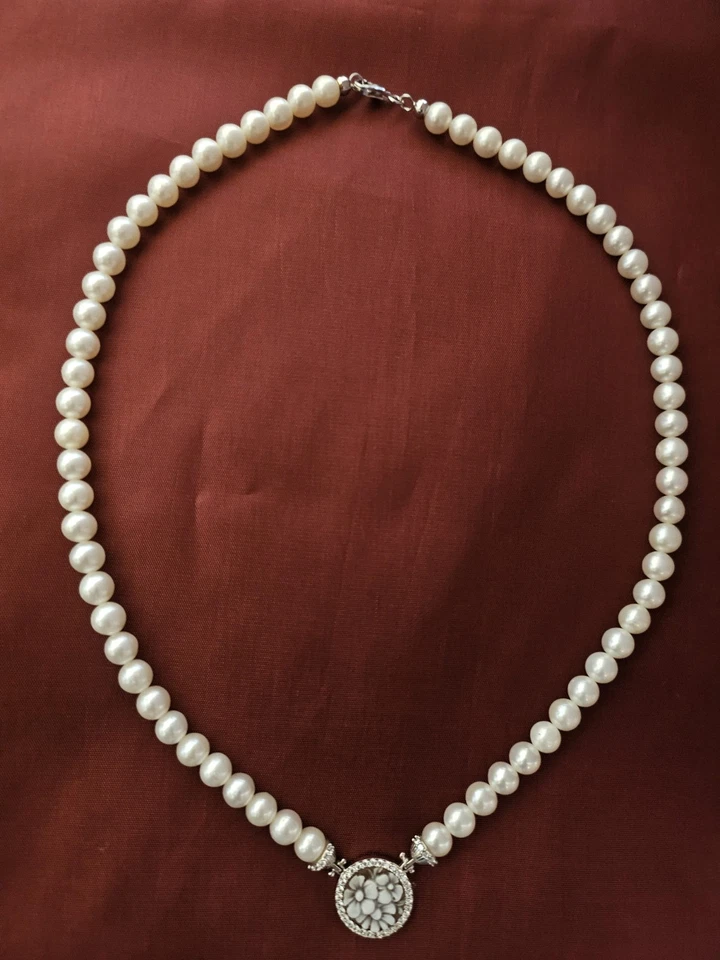 Collana Di Perle acqua dolce con cameo Fiori e Swarovski, montatura Arg Sterling - Immagine 2 di 4