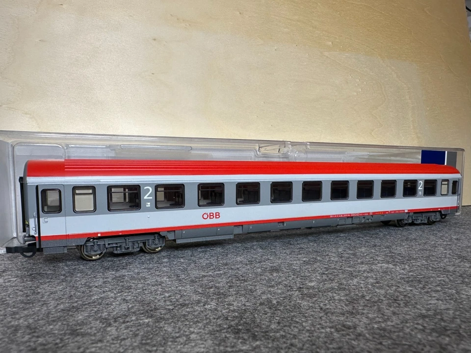 Roco ÖBB Eurocity / Intercity Wagen 45352 45355 45356 45838 45841 74346 74347 - Bild 4 von 4