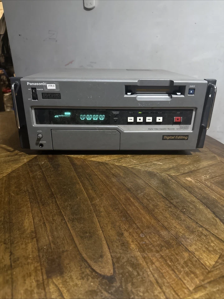 松下 AJ-D450 DVCPRO (DVCAM/DV) 专业录像机 — 第 3/4 张图片