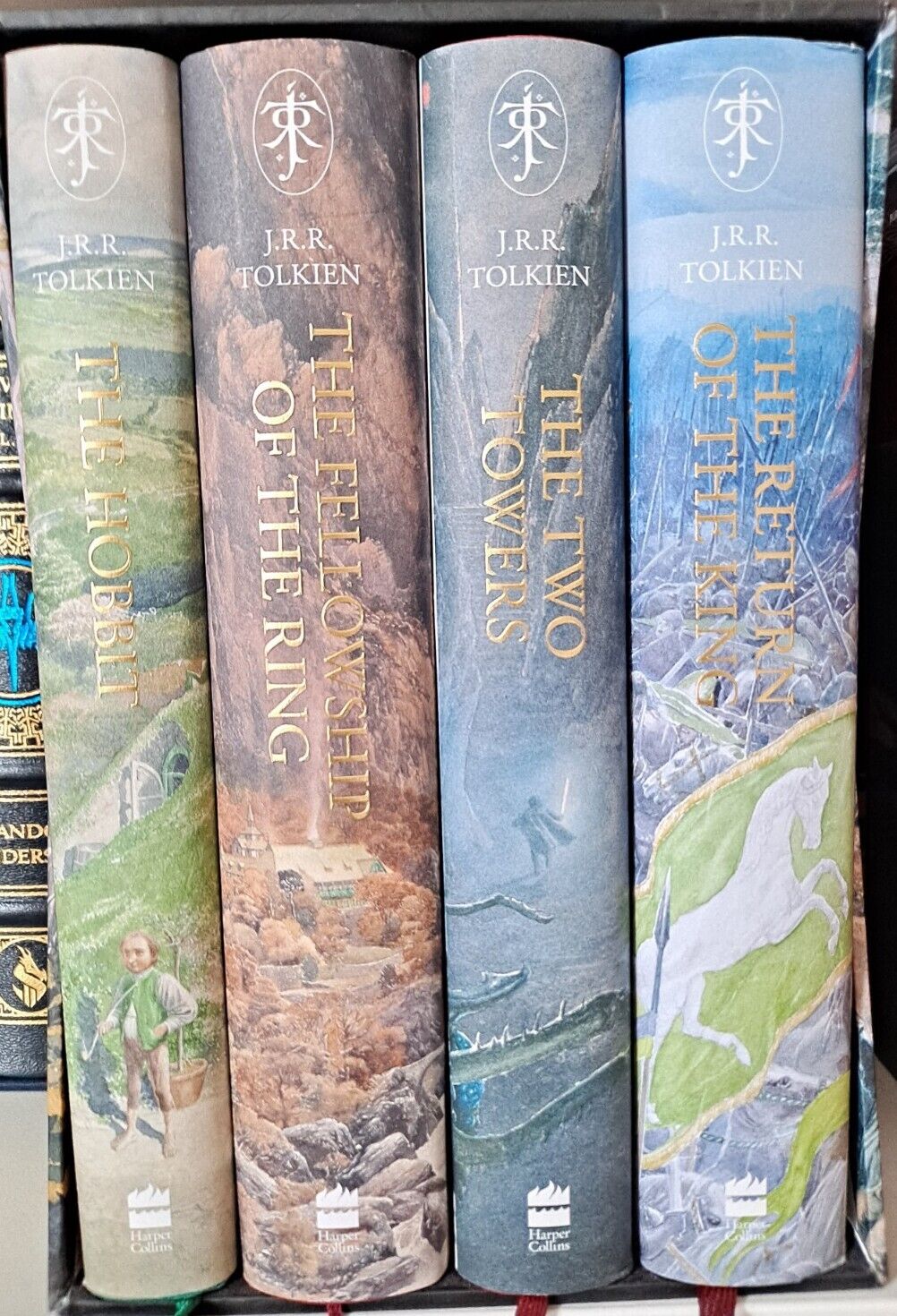 The Hobbit & The Lord of the Rings Boxed Set: Illustrated edition