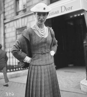 Paris France- Here is one Chiristian Dior's easy-to-wear spri- 1955 Old Photo
