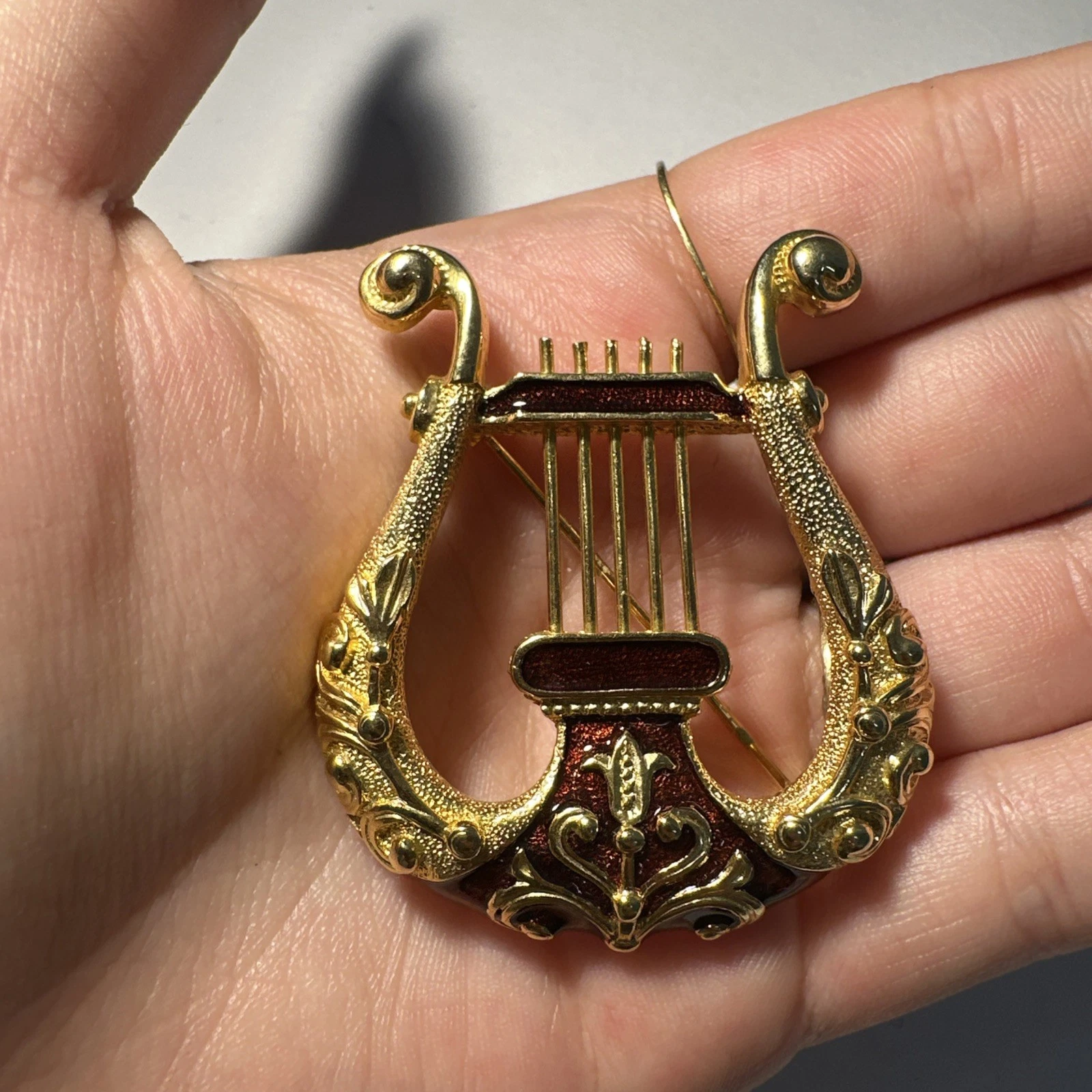 Broche, Lyre Doré Et Bronze Bijoux Fantaisie
