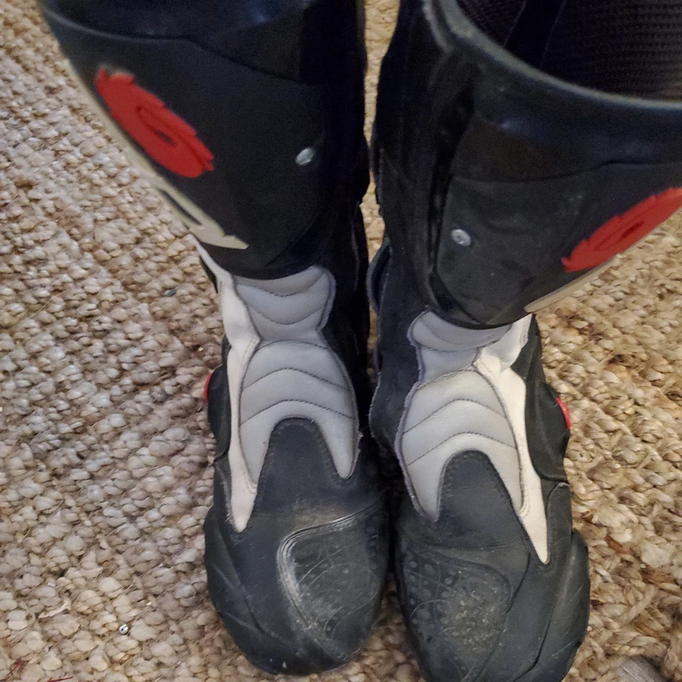 Botas negras para montar carreras de motocicletas Sidi para hombre US 10 Foto 4 de 4