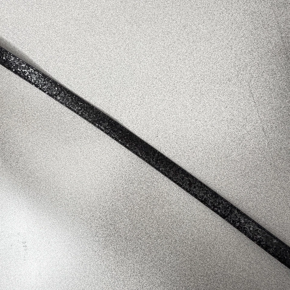 Cinturón de cuero vegano J Crew para mujer pequeño negro plateado hebilla preparación brillo Foto 3 de 4