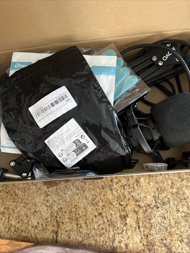 Movo PodKit Podcast Equipment Bundle - Image 3 of 4