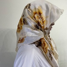 NWT Ellen Tracy Silk Square Scarf Beige Taupe Roses Floral Print new.