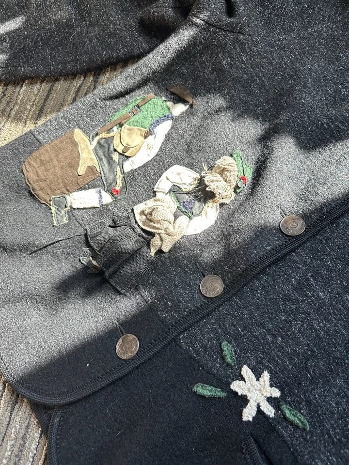 Cárdigan vintage con botones bordado de lana Giesswein Austria Foto 2 de 4