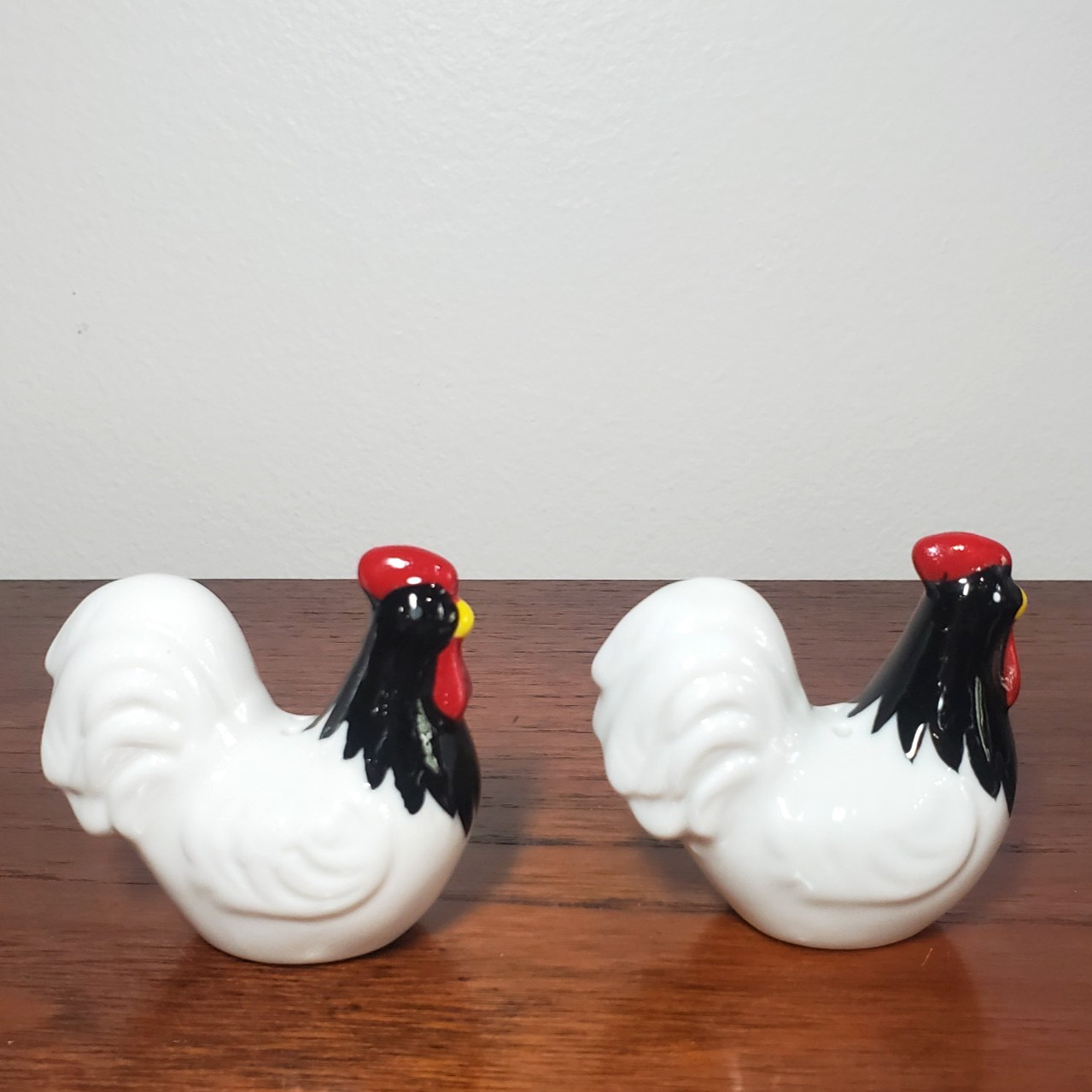 Rooster And Chicken Wire Coop Houston Harvest Soup Mug w/ salt and pepper shaker