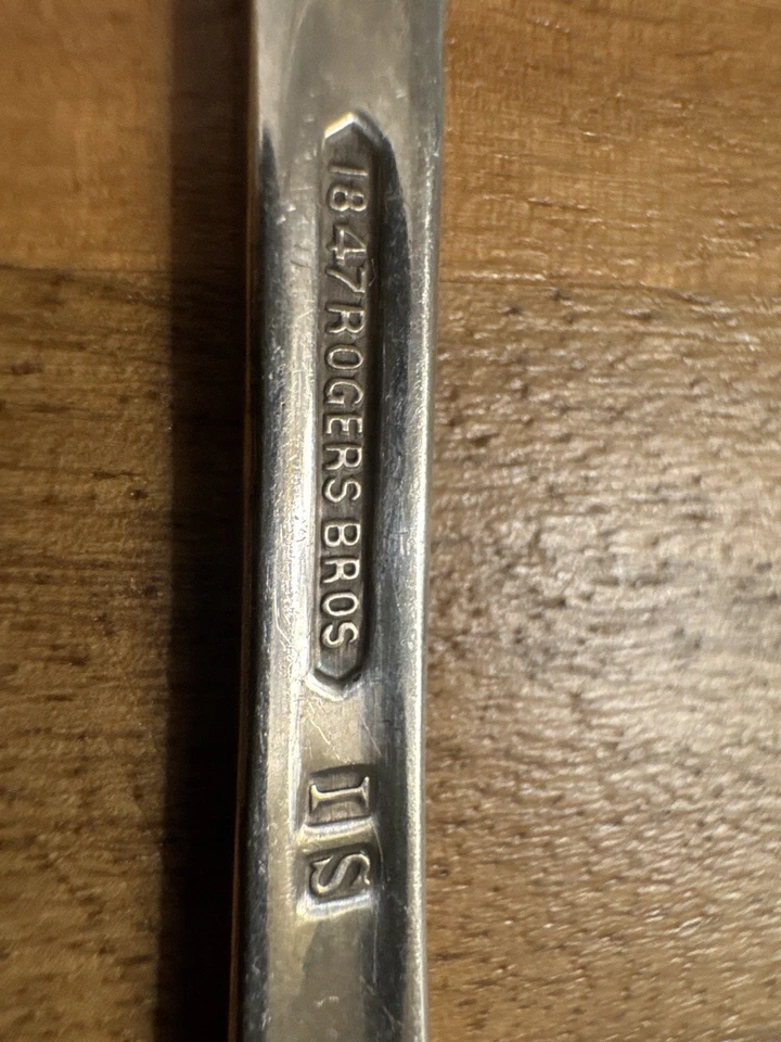 1847 Rogers Bros IS First Love silverplate butter knife 6in Art Deco VTG US - Image 2 of 4