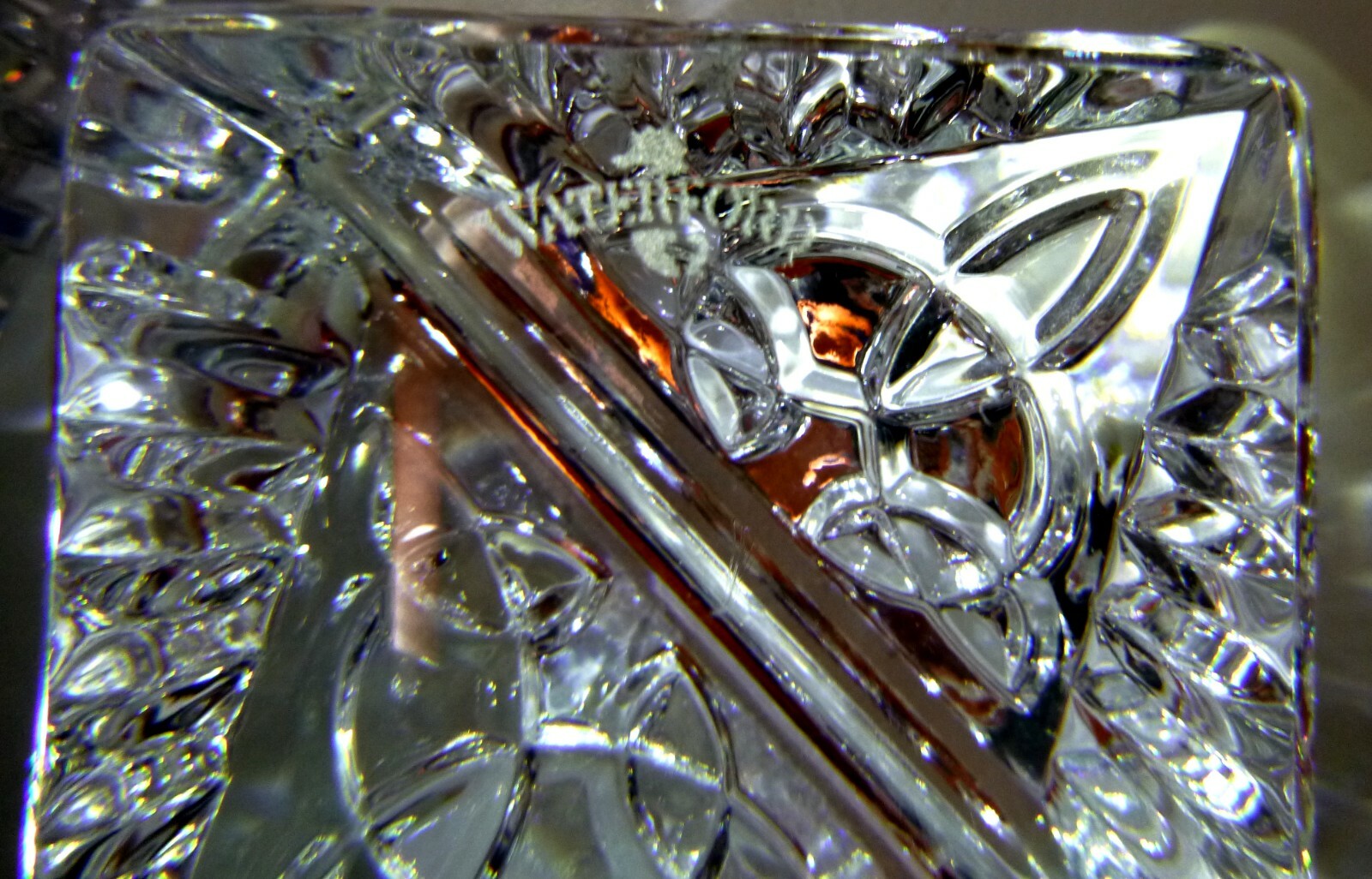 *EXCELLENT* Waterford Society Crystal FIONN'S KNOT (2003) 2 Place Card