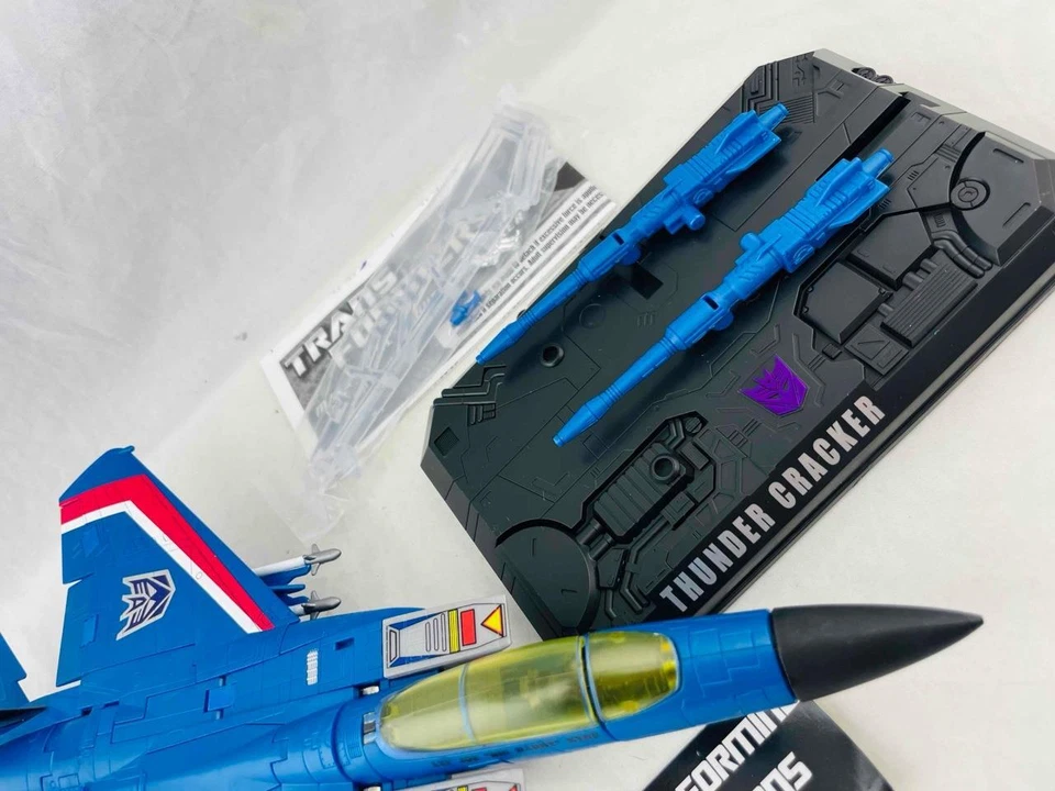 Transformers Masterpiece MP Thundercracker Complete Hasbro TRU Exclusive - Image 2 of 3
