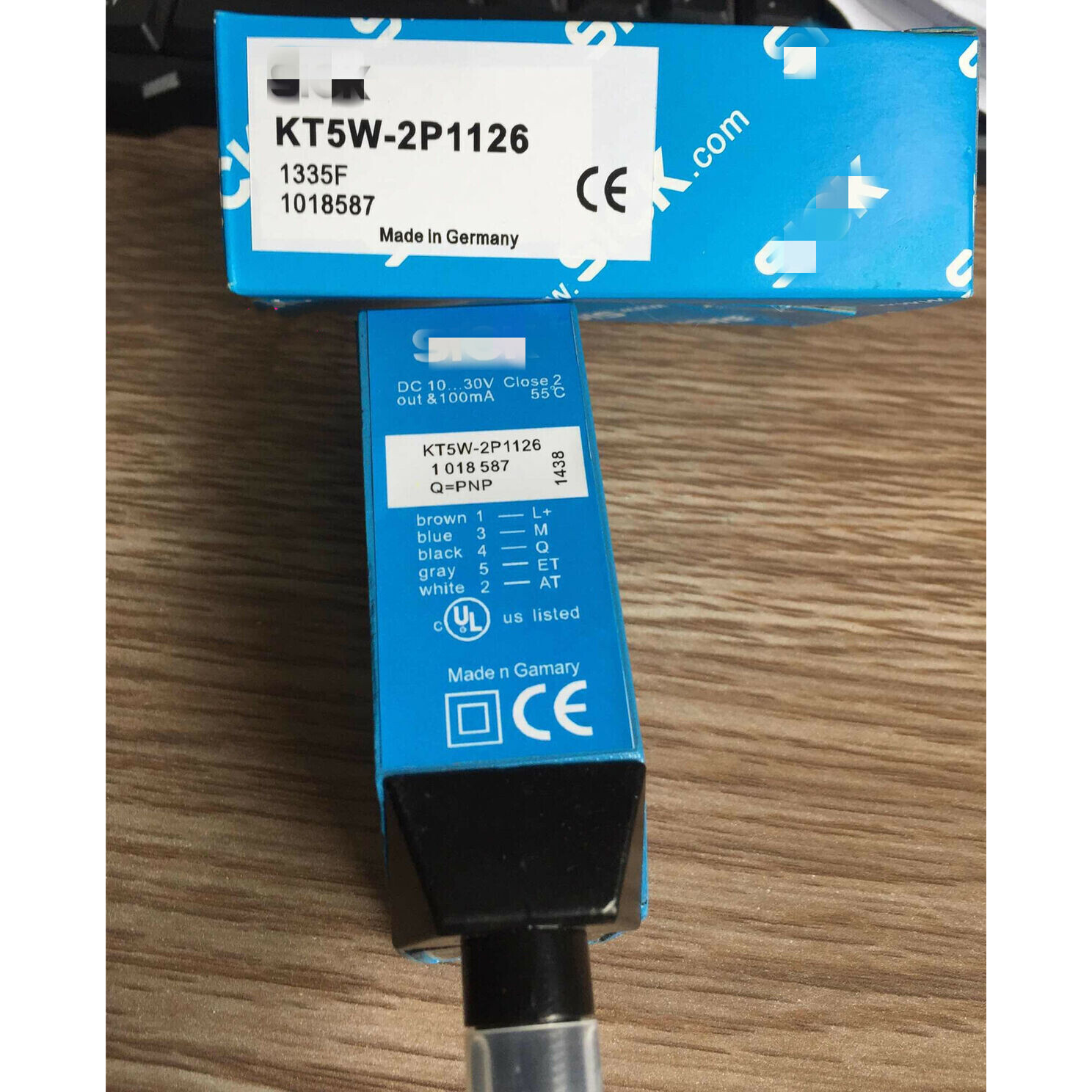 one new   KT5W-2P1126 Photoelectric sensor Spot stock #A6-37