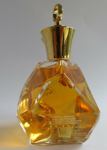 MISS ARPELS by VAN CLEEF & ARPELS EAU DE TOILETTE 100 ML / 3.3 FL OZ VAPORIZADOR - Imagen 2 de 4