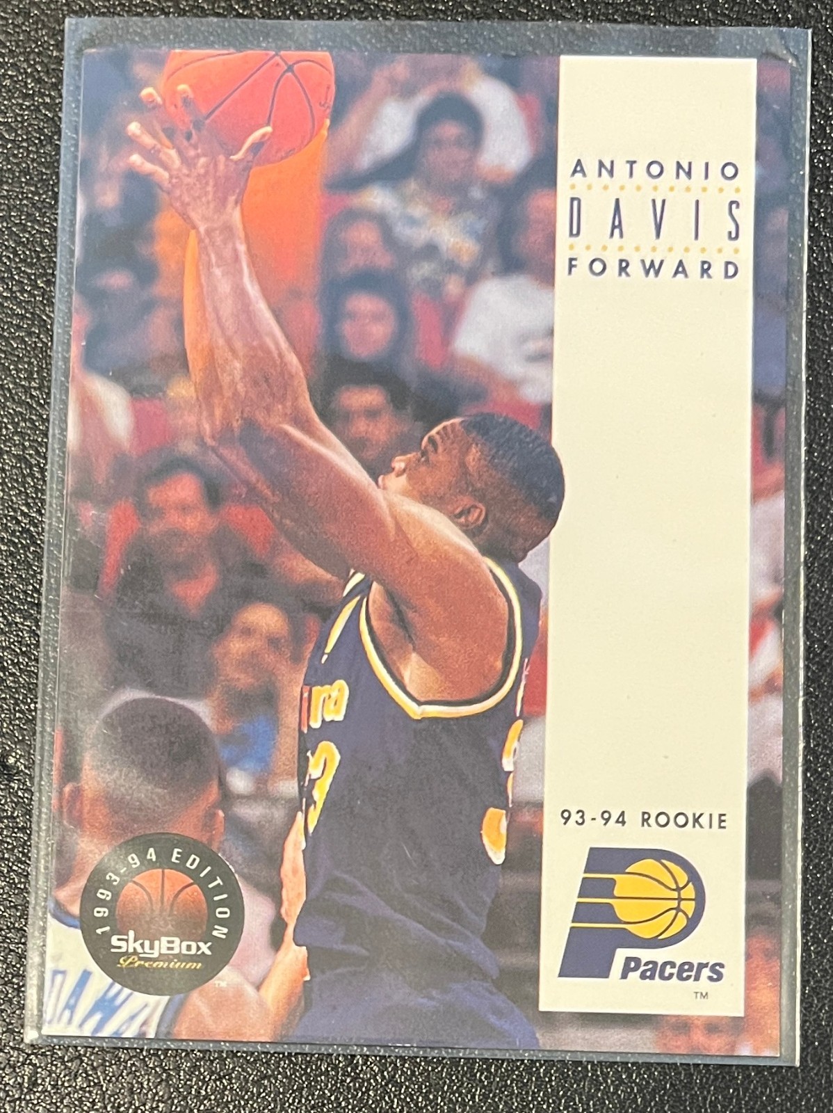 1993-94 Skybox Premium Rookie #232 ANTONIO DAVIS Indiana Pacers RC B2