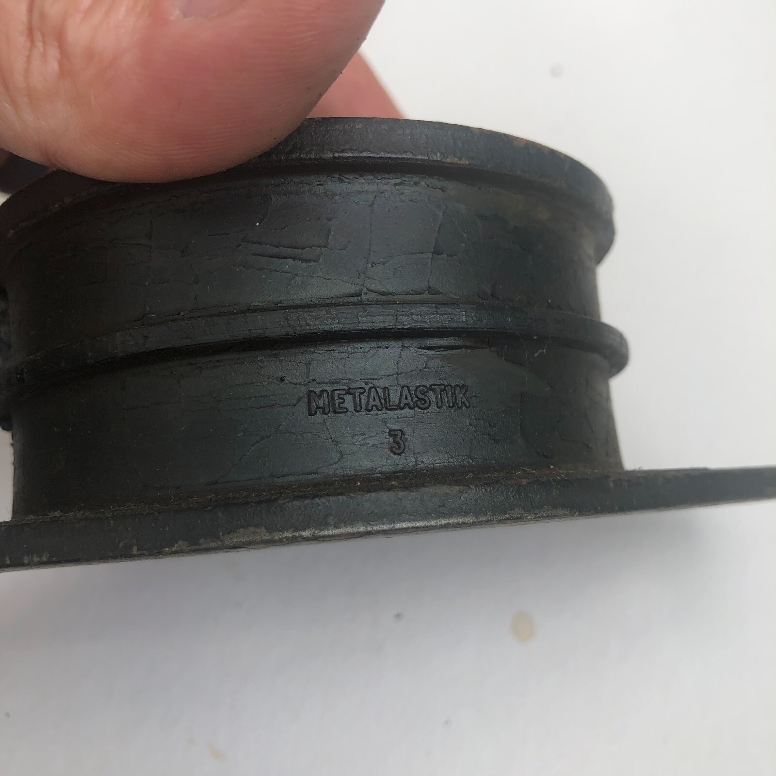 Metalastik 3 Engine Isolator Mount eBay