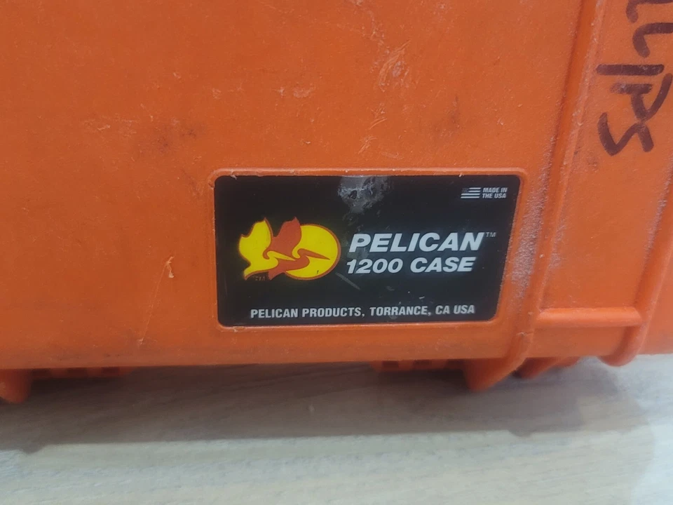 Pelican 1200 Estuche Naranja Caja de Herramientas con Forro de Espuma para Cámara o Disco Duro 10.5" Foto 3 de 4