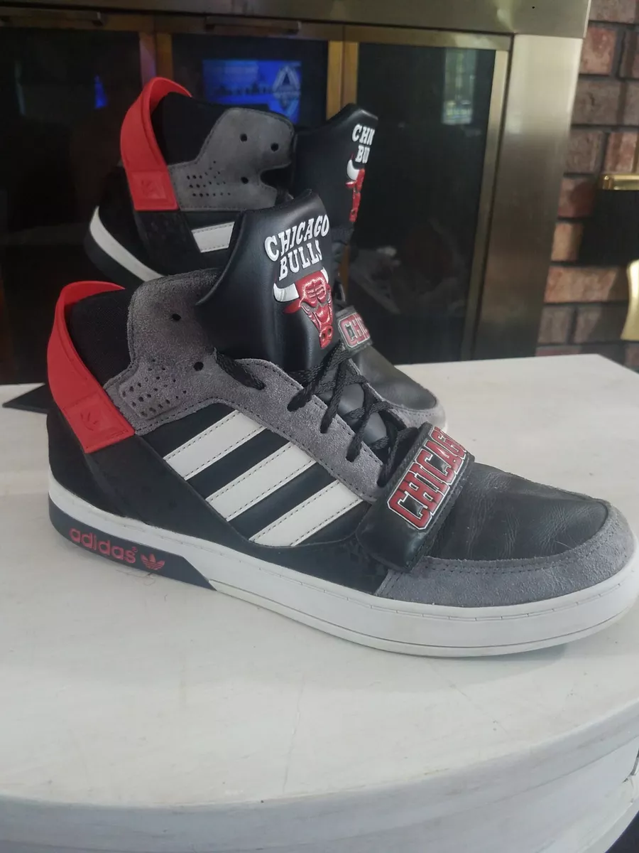 Chicago Bulls NBA Basketball Adidas Originals Space Diver Shoes Mens Size 8 Rare