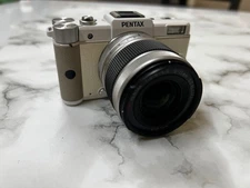 PENTAX Mirrorless Camera Q 02 Zoom Lens Kit