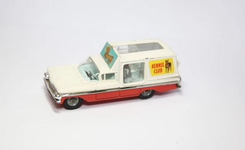 Corgi 486 Chevrolet Impala Kennel Club - Very Good Vintage Original With 3 Dogs