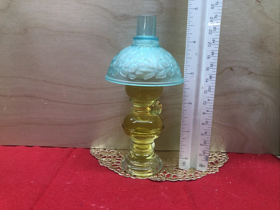 复古 1981 年雅芳怀旧发光灯醒酒器带 1 液量盎司月色 - 全新 — 第 3/3 张图片