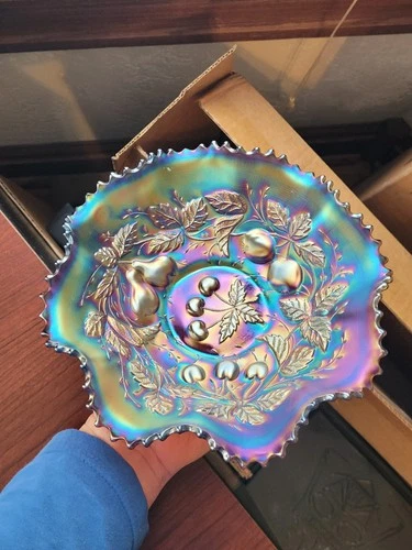 Pretty Purple Northwood Carnival Glass Three Fruits Ruffled Bowl