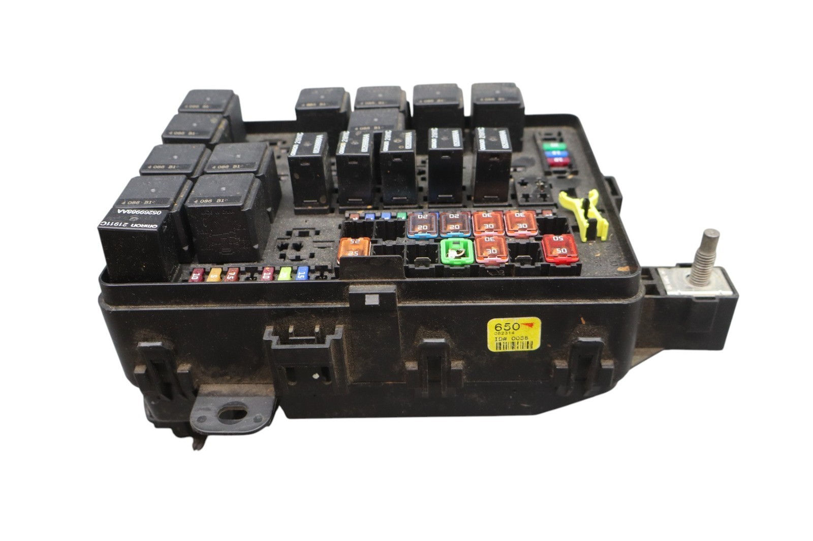 14-17 Maserati Ghibli Engine Fuse Box Battery Relay Assembly Black 670008650 Oem