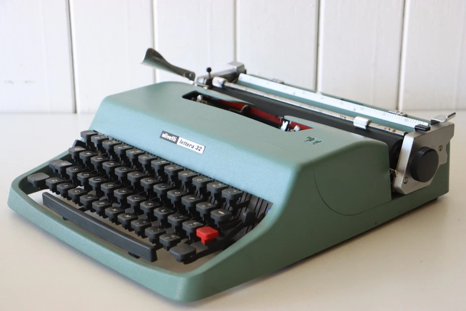 Máquina de escribir vintage azul Olivetti Lettera 32 - Estuche original - En perfecto estado de funcionamiento Foto 4 de 4