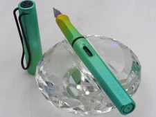 SCHOOL HOUSE LIGHT WEIGHT FOUNTAIN PEN GREEN/YELLOW GRADIANT LAMY STYLE