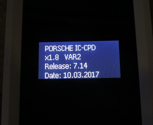 Porsche Mobile Charger Plus - 7PP.971.675.B - 110/220vac Taycan/Cayenne/Panamera - Picture 2 of 7