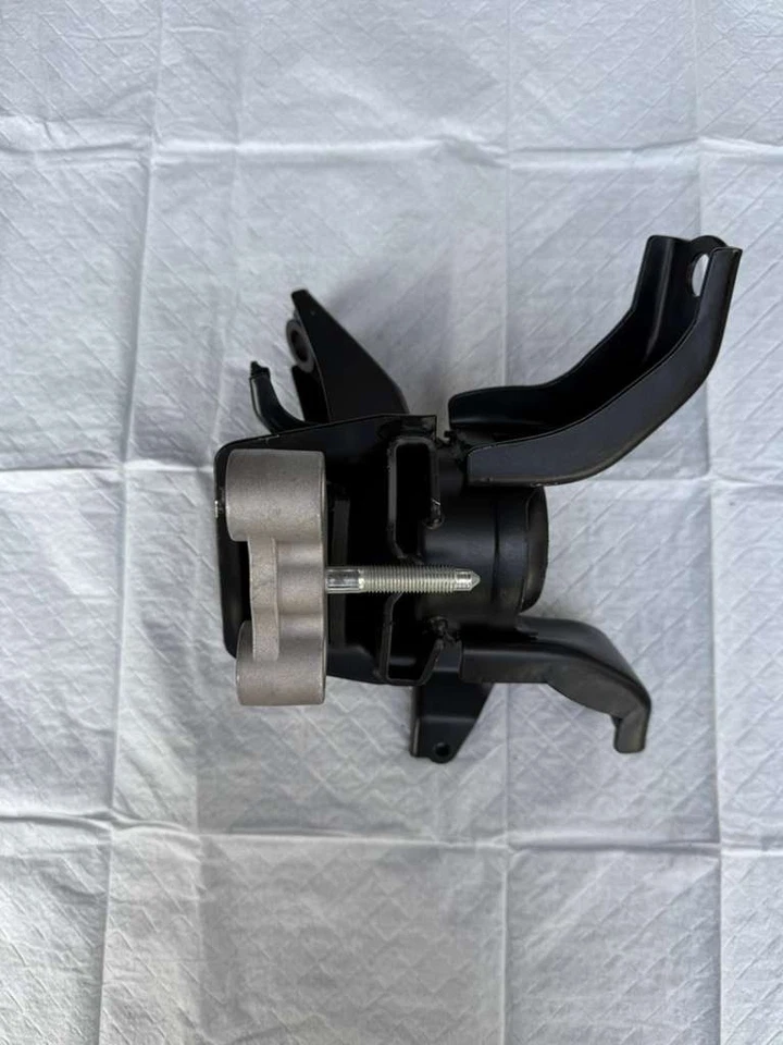 2009-2013 Toyota Engine Mount for Toyota Corolla , Prius. - Image 2 of 4
