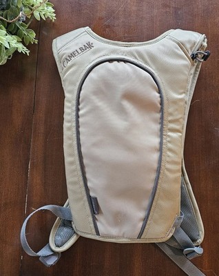 CAMELBAK Hydration Backpack Lightweight 1.5 Liter Tan READ DES