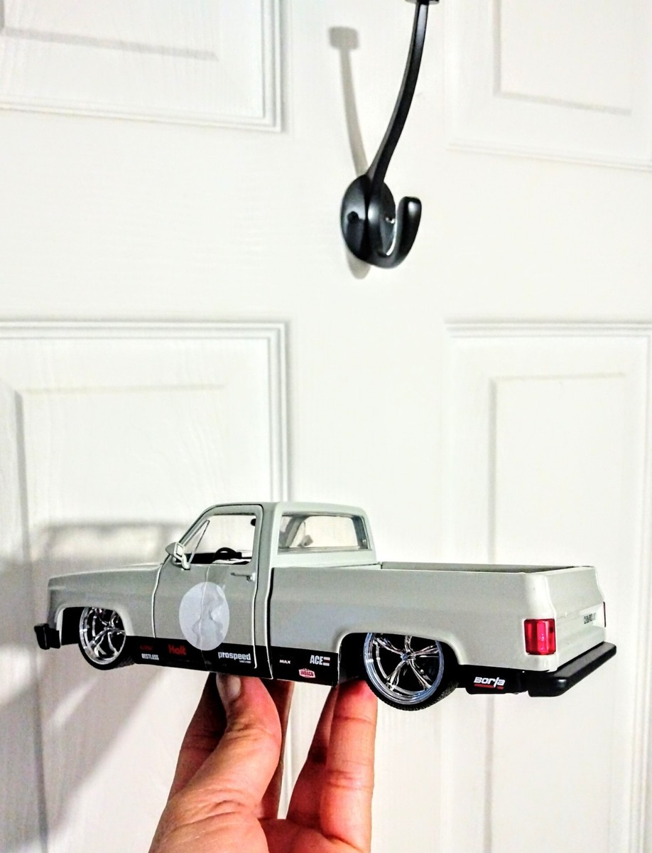 Jada Toy Just Trucks 1:24 Scale 1985 Chevrolet C10 Model Gray