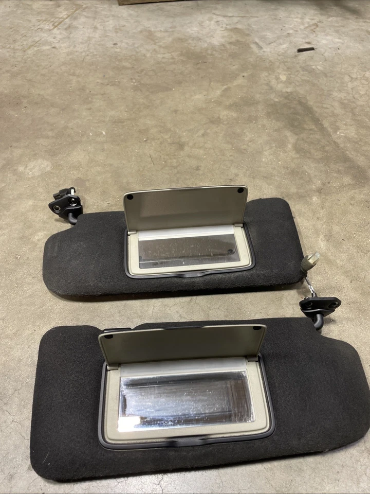 Juego de pares de parasoles laterales para conductor y pasajero Infiniti G35 2003-2004 pintado negro Foto 2 de 4