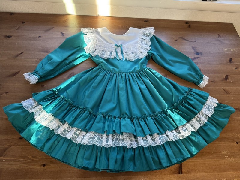 Vintage Golden Age Girls 12 Green Lace & Ruffle Trim Full Circle Dress USA