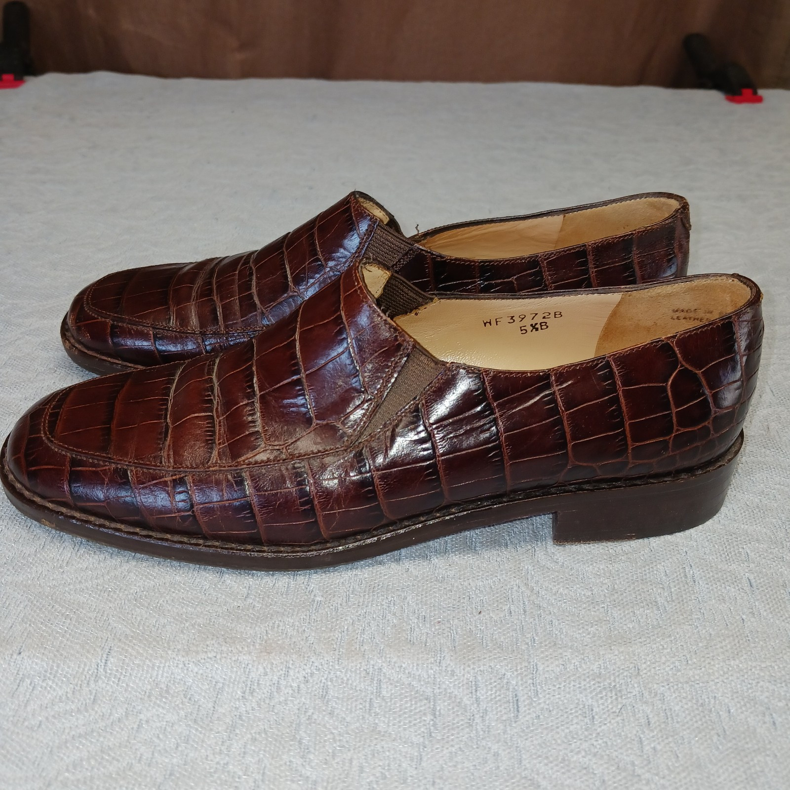 Ralph Lauren Brown Crocodile Loafers for Women Size 5.5 B Slip-On WF3972B