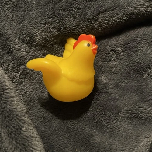 Vintage Fisher Price Little People 1990 YELLOW CHICKEN HEN Farm Barn Chunky