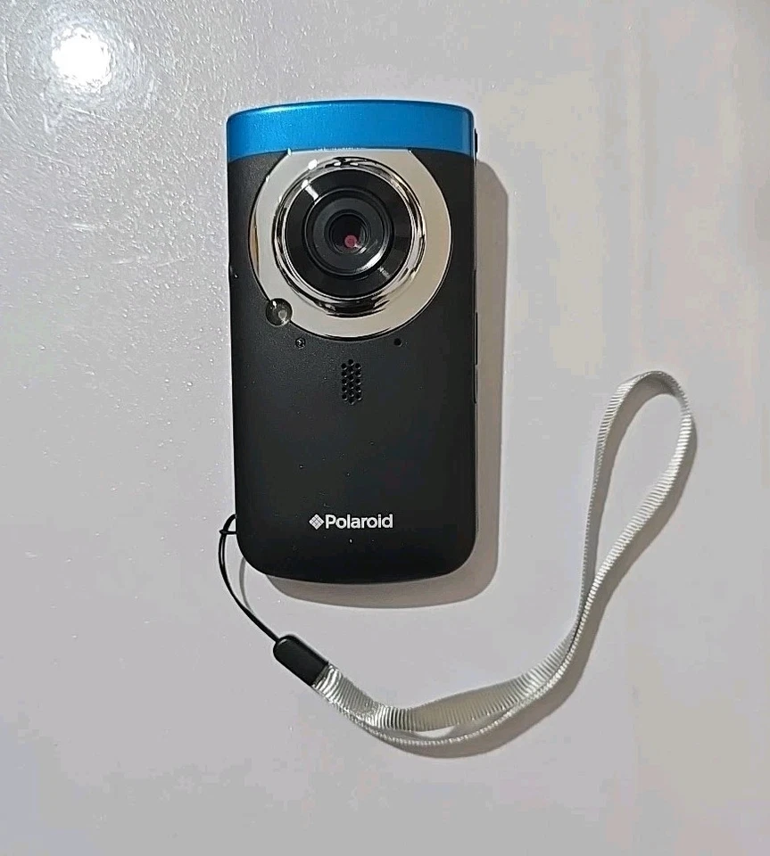 Polaroid CNU1210 Handheld 2'' TFT LCD Digital Camcorder Flip Screen Built in USB - Image 2 of 4