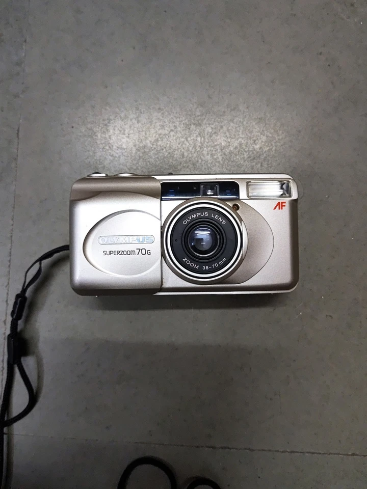 Vintage Olympus Superzoom 70G Point & Shoot Analogue 35mm Film Photo Camera - Image 4 of 4