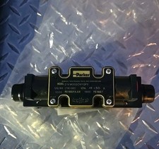 PARKER Hydraulic Directional Valve: 12.5 gpm Max Flow Rate, D03 NFPA DAMAGED!