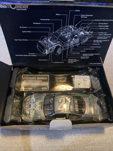 Team Caliber Elliott Sadler #21 Air Force Tribute Sealed New In Box - Picture 4 of 7
