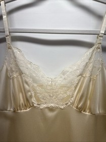 Vintage Vassarette Size 34 Light Yellow Cream Full Slip Nightie Nylon Lace USA