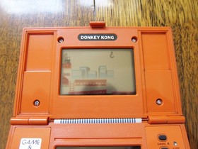 NINTENDO Donkey Kong Game and Watch in Excellent Condition (DK-52) 1982